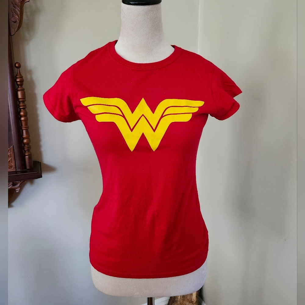 Wonder woman t shirt,S